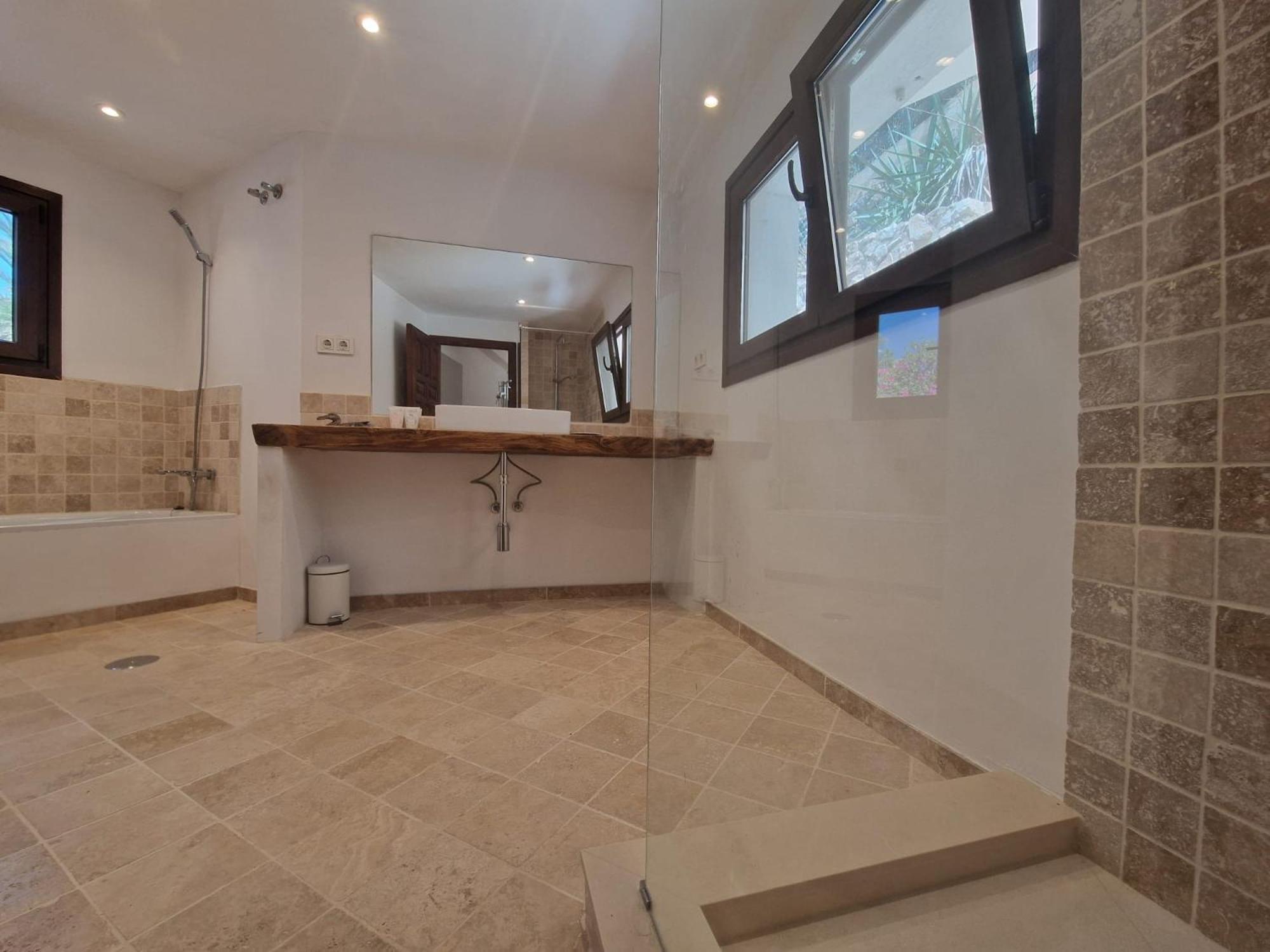 Doble Con Bano Grande Privado En Piso Compartido
