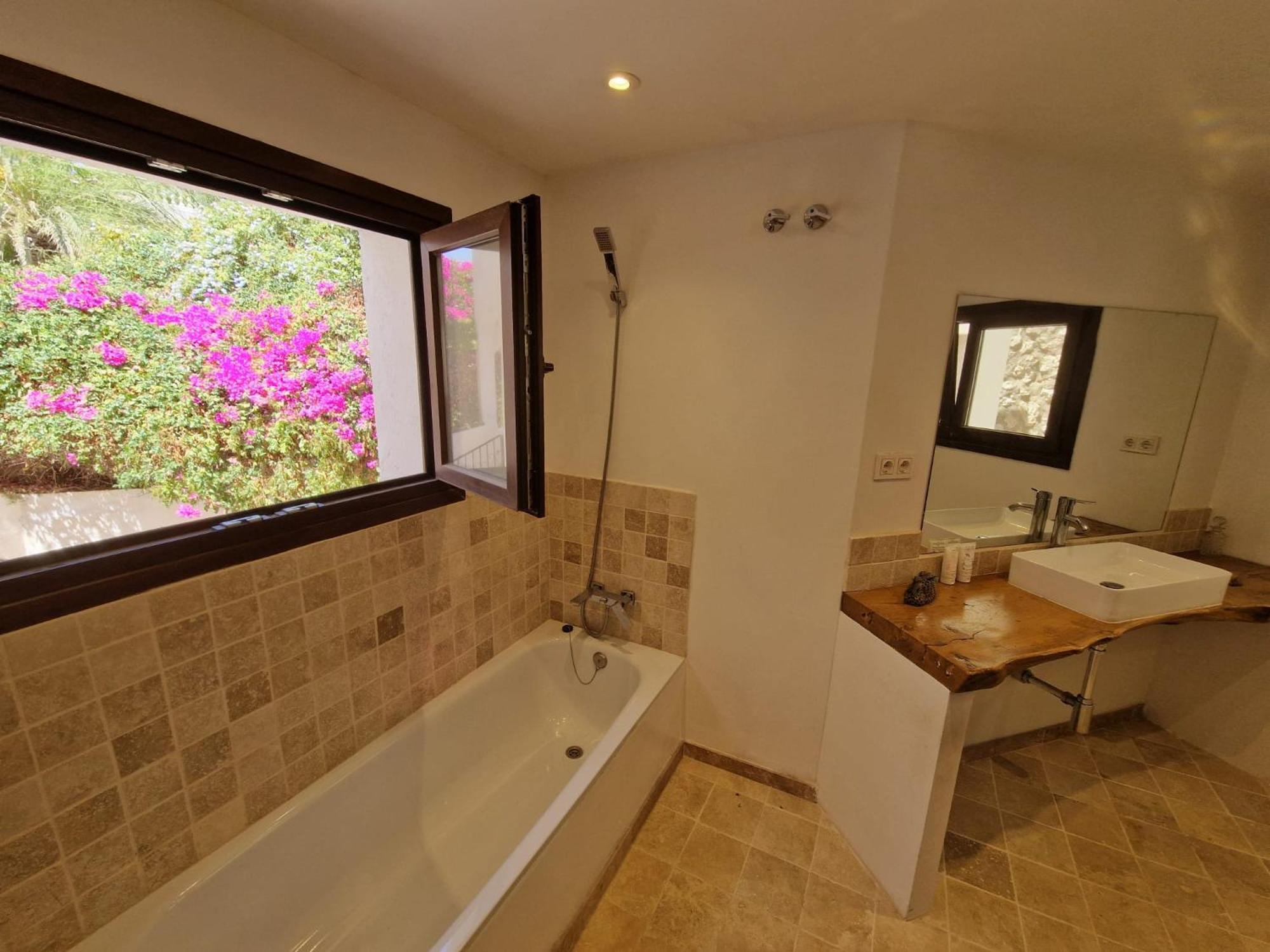 Doble Con Bano Grande Privado En Piso Compartido